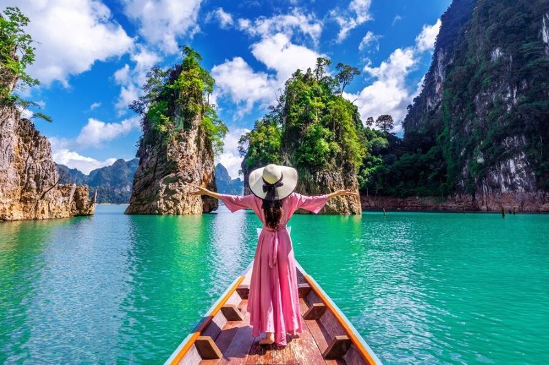 beautiful-girl-standing-boat-loo