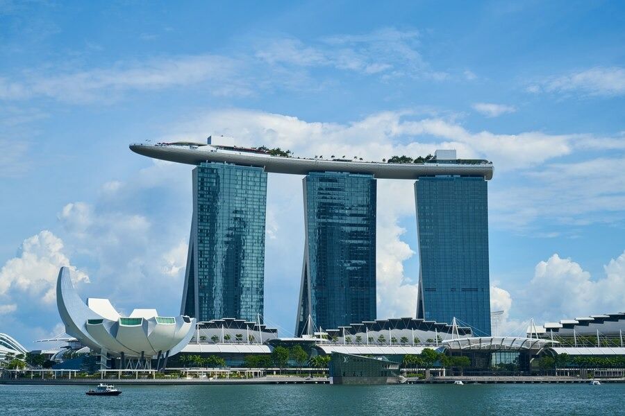 large-buildings-connected-by-roo