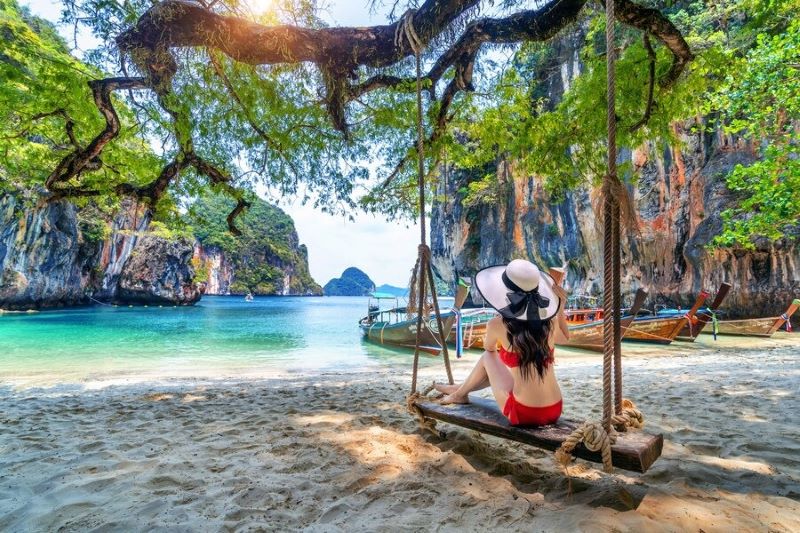 woman-bikini-relaxing-swing-ko-l